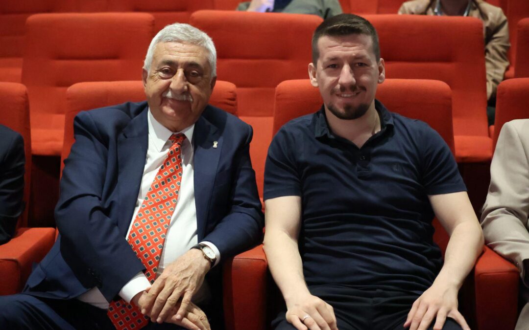İstanbul Elektrik Teknisyenleri Esnaf Odası tarafından düzenlenen “Geleceğin Elektrik Ustaları Projesi” programına, Oda Başkanı Sayın Haluk Bozeli’nin daveti üzerine, odamızı temsilen Genel Sekreterimiz Sefa Özkan katılım sağlamıştır.